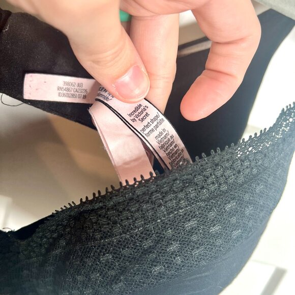 Victoria's Secret Black Incredible Perfect Shape Bra Lace Detail SIze 34DDD - Picture 4 of 5